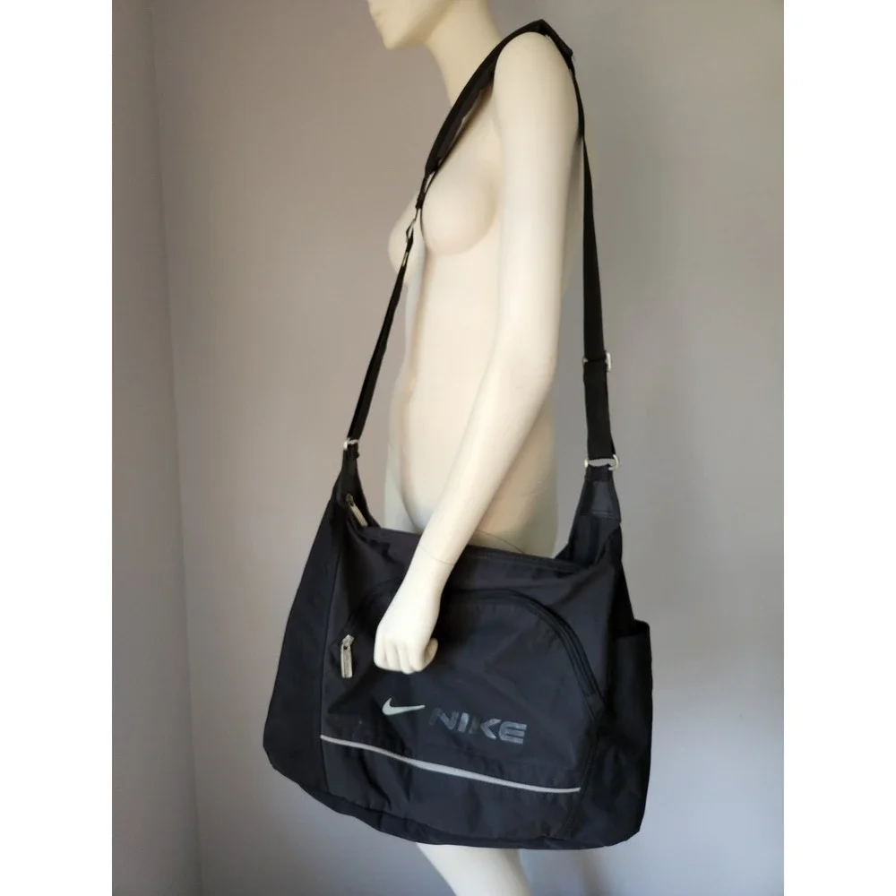 Vtg Nike‎ Y2K Crossbody Bag Duffle Shoulder Gym Workout Travel Carry On Gorpcore